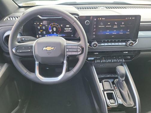 Summit White 2026 Chevrolet Colorado LT