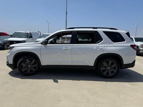 Platinum White Pearl 2025 Honda Pilot Sport