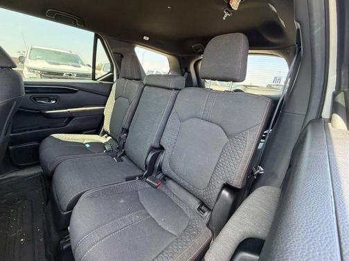Platinum White Pearl 2025 Honda Pilot Sport