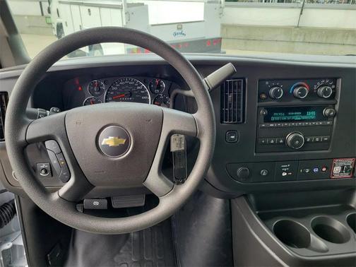 2025 Chevrolet Express 2500 RWD 2500 Regular Wheelbase WT