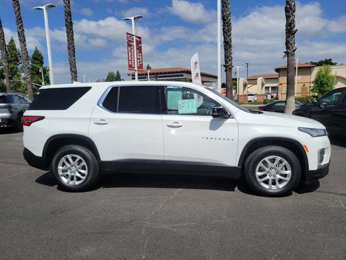 Summit White 2023 Chevrolet Traverse LS