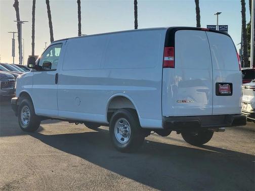 2025 Chevrolet Express 2500 RWD 2500 Regular Wheelbase WT