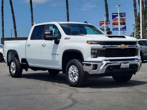 Summit White 2026 Chevrolet Silverado 2500 LT