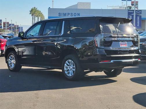 2026 Chevrolet Suburban LT