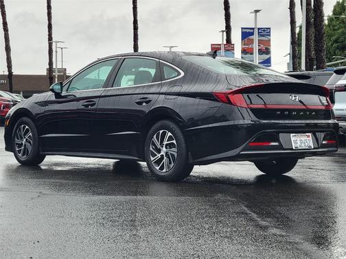 2023 Hyundai SONATA Hybrid Base