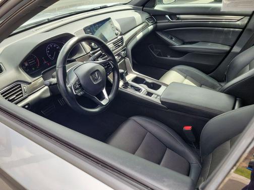 Lunar Silver Metallic 2018 Honda Accord Sport