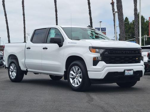 Summit White 2026 Chevrolet Silverado 1500 Custom