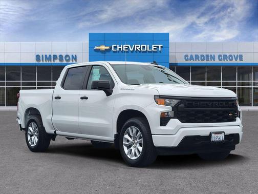 Summit White 2026 Chevrolet Silverado 1500 Custom