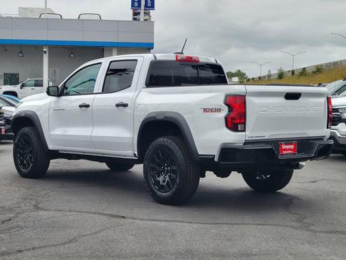 Summit White 2026 Chevrolet Colorado Trail Boss