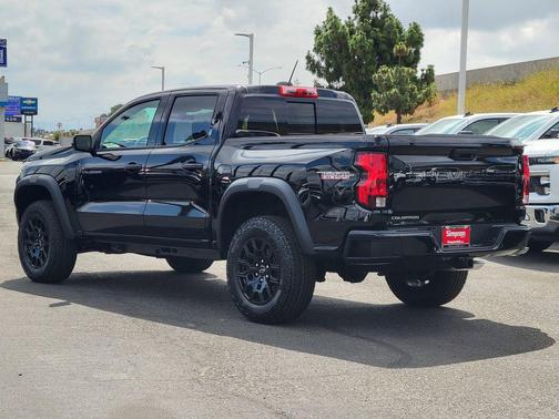 Black 2026 Chevrolet Colorado Trail Boss