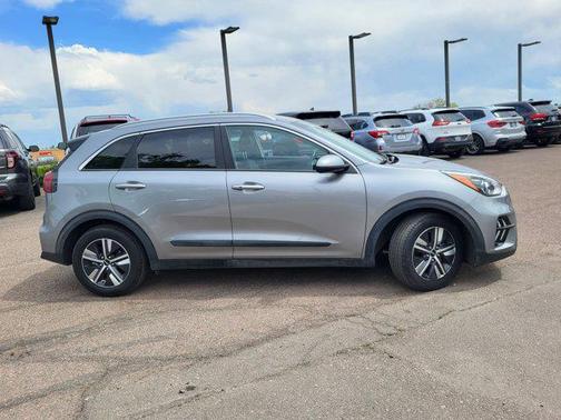 2022 Kia Niro LXS