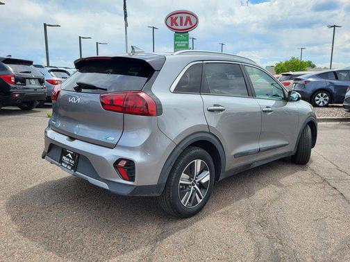 2022 Kia Niro LXS