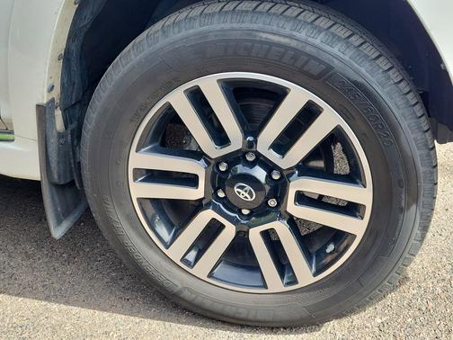 Blizzard Pearl 2017 Toyota 4Runner Limited