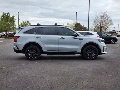 Wolf Gray 2023 Kia Sorento SX