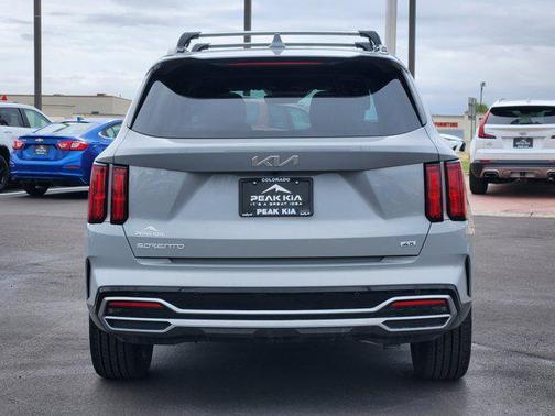 Wolf Gray 2023 Kia Sorento SX