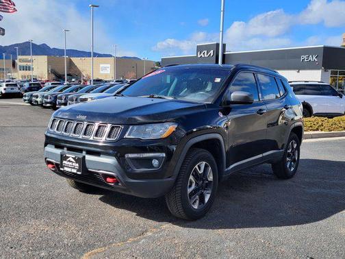 Diamond Black Crystal Pearlcoat 2018 Jeep Compass Trailhawk