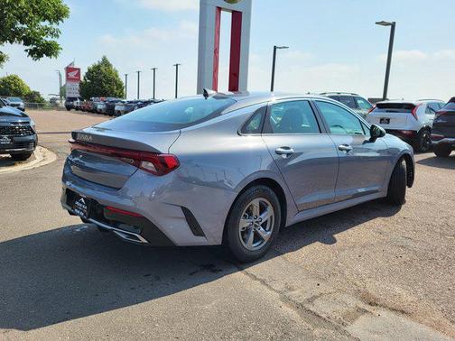 2022 Kia K5 LXS