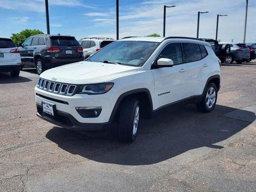 Photo 5 of 28 of 2018 Jeep Compass Latitude