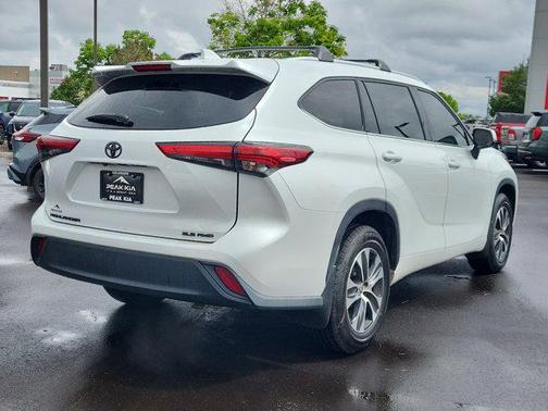 Wind Chill Pearl 2022 Toyota Highlander XLE