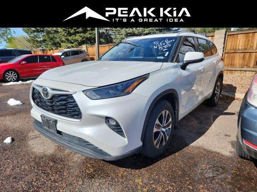 Wind Chill Pearl 2022 Toyota Highlander XLE