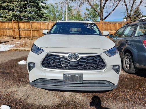 Wind Chill Pearl 2022 Toyota Highlander XLE