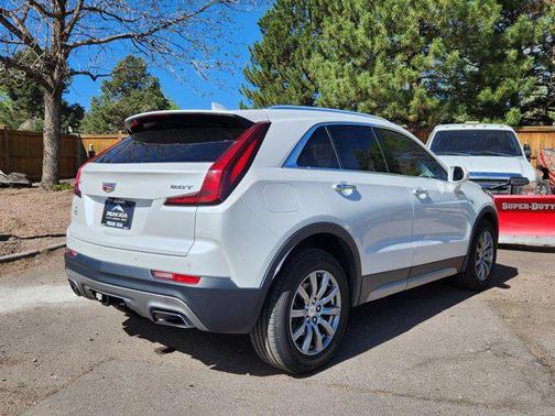 Crystal White Tricoat 2019 Cadillac XT4 Premium Luxury