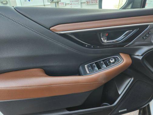 2022 Subaru Outback Touring XT