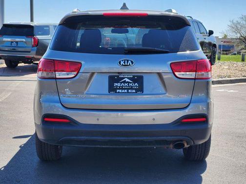 Titanium Silver 2017 Kia Sorento LX