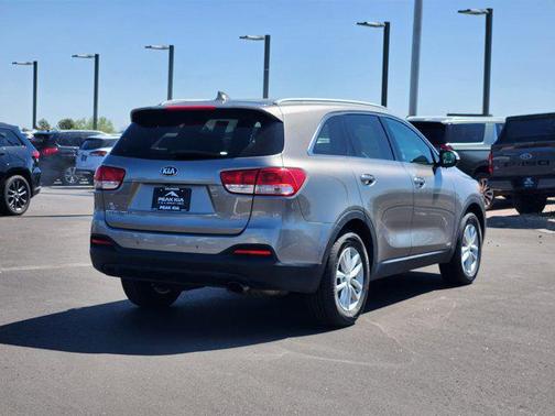 Titanium Silver 2017 Kia Sorento LX