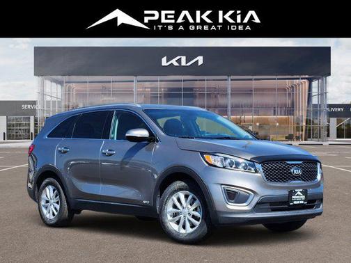 Titanium Silver 2017 Kia Sorento LX