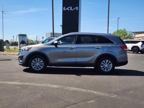 Titanium Silver 2017 Kia Sorento LX