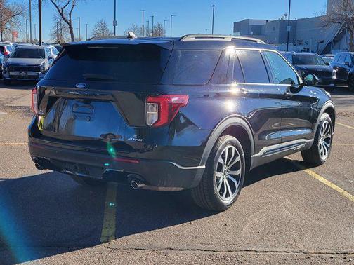 2022 Ford Explorer ST-Line
