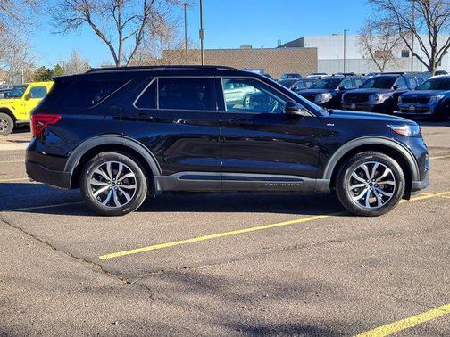 2022 Ford Explorer ST-Line