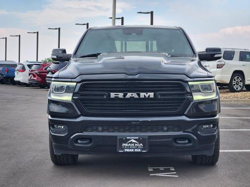 Diamond Black Crystal Pearlcoat 2021 RAM 1500 Laramie