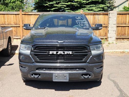 Diamond Black Crystal Pearlcoat 2021 RAM 1500 Laramie