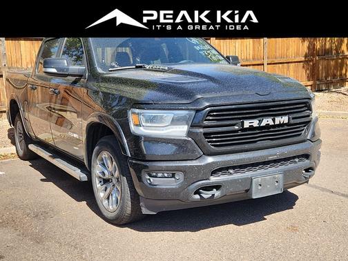 Diamond Black Crystal Pearlcoat 2021 RAM 1500 Laramie
