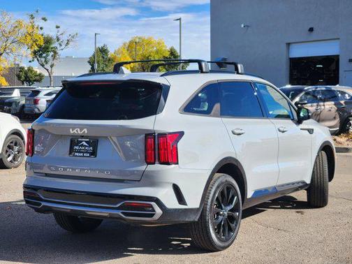 2022 Kia Sorento SX