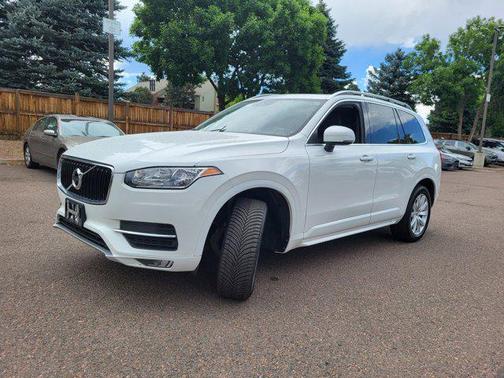 2016 Volvo XC90 T6 Momentum