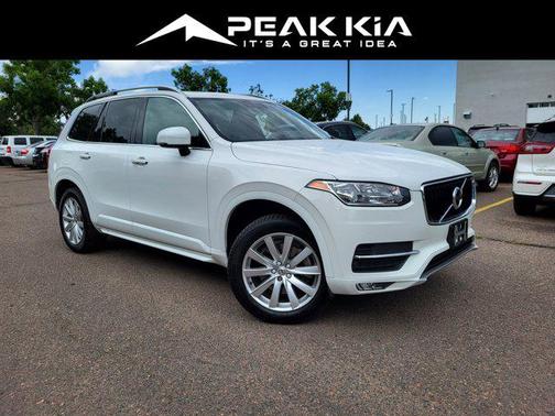 2016 Volvo XC90 T6 Momentum