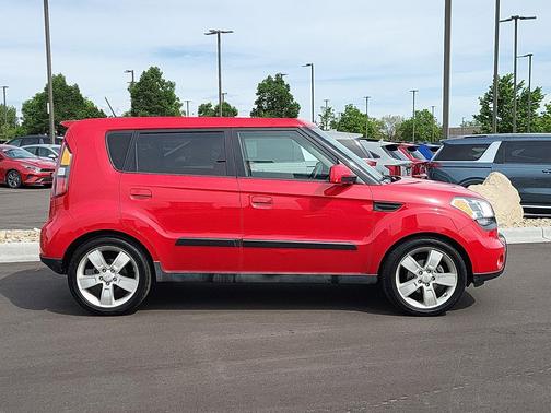 Molten 2010 Kia Soul sport