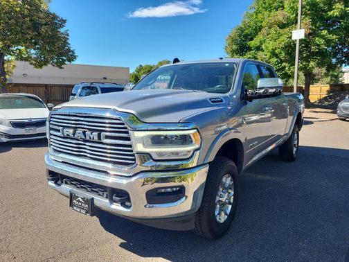 2020 RAM 2500 Laramie Crew Cab 4X4 6'4' Box