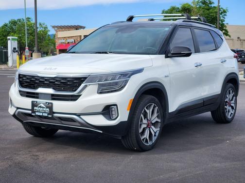 Clear White/Black Roof 2023 Kia Seltos SX Turbo
