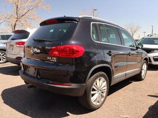 Photo 4 of 4 of 2013 Volkswagen Tiguan S