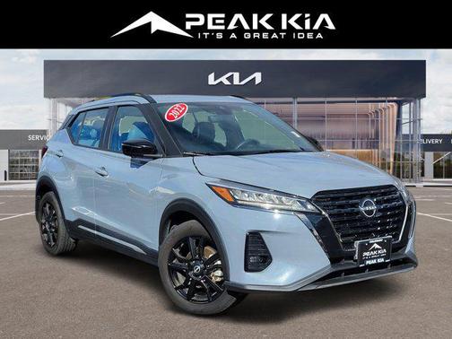 Boulder Gray Pearl 2022 Nissan Kicks SR