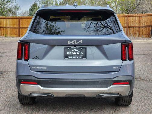 Everlasting Silver 2024 Kia Sorento S
