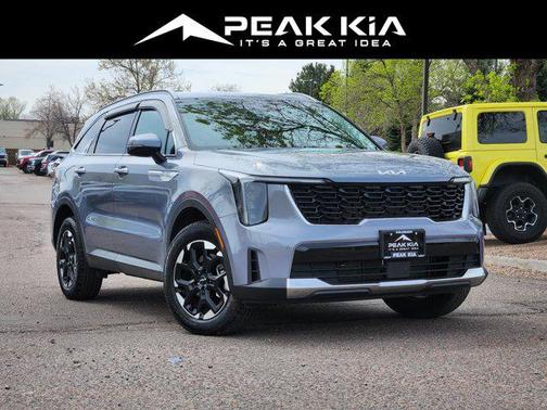 Everlasting Silver 2024 Kia Sorento S