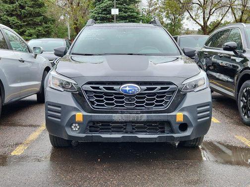 Crystal Black Pearl 2022 Subaru Outback Wilderness