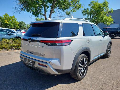 2023 Nissan Pathfinder Platinum 4WD