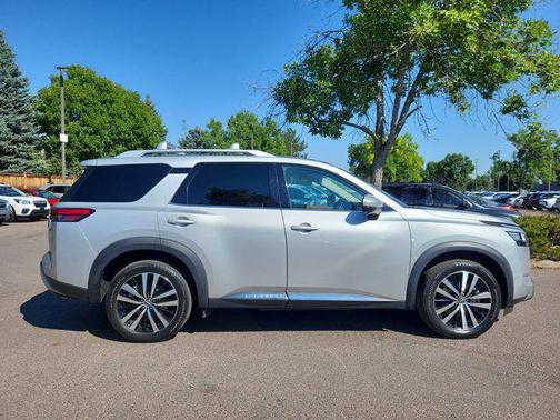 2023 Nissan Pathfinder Platinum 4WD
