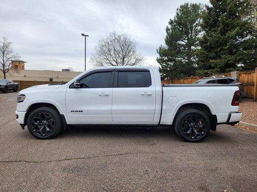 Ivory White Tri-Coat Pearlcoat 2021 RAM 1500 Limited